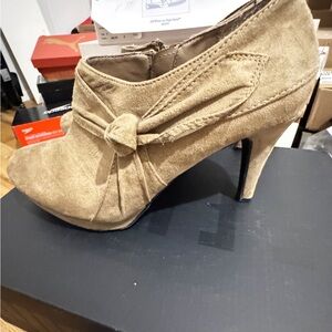 Elegant Tan Suede Women's Heels